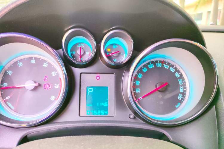 Used Buick GT 2013 XT 1.6T Automatic New Sharp Sport Edition Instrument Cluster