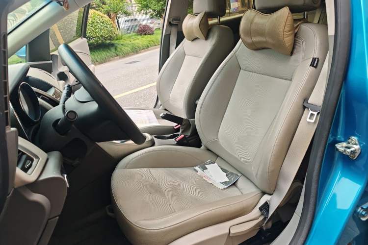 Used Buick GT 2013 XT 1.6L Automatic Fashion Edition Left Front Seat