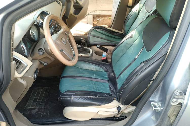 Used Buick GT 2013 GT 1.6L Manual Entry-Level Model Left Front Seat
