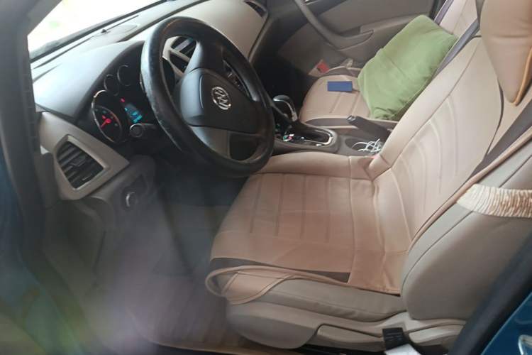 Used Buick GT 2013 XT 1.6L Automatic Comfort Edition Left Front Seat