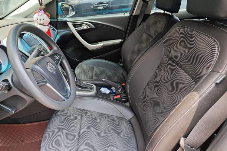 Used Buick GT 2013 XT 1.6L Automatic Fashion Edition Left Front Seat
