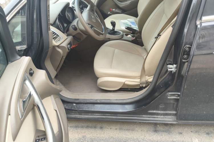 Used Buick GT 2013 XT 1.6L Manual Entry-Level Model Left Front Seat
