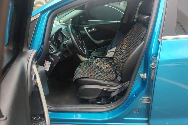 Used Buick GT 2013 XT 1.6L Automatic Fashion Edition Left Front Seat