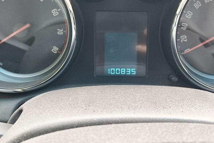 Used Buick GT 2013 XT 1.6L Automatic Fashion Edition Odometer Close Up