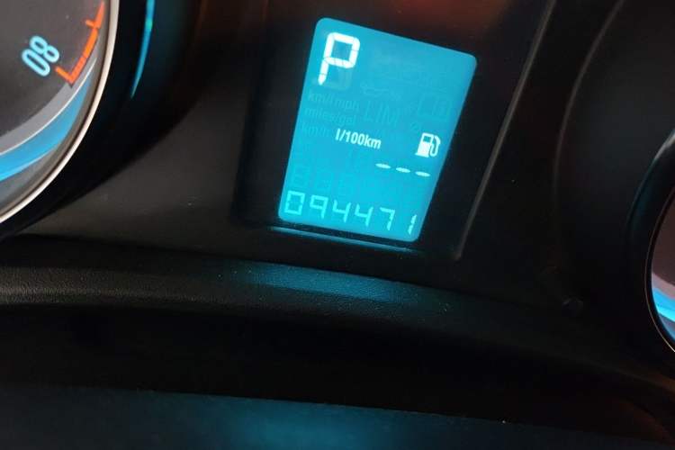 Used Buick GT 2013 XT 1.6L Automatic Fashion Edition Odometer Close Up