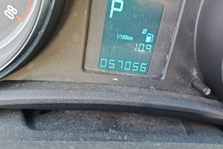 Used Buick GT 2013 XT 1.6L Automatic Fashion Edition Odometer Close Up