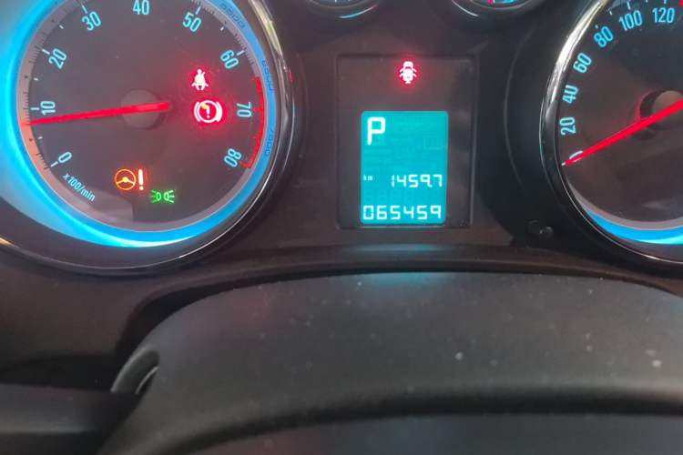 Used Buick GT 2013 XT 1.6L Automatic Fashion Edition Odometer Close Up