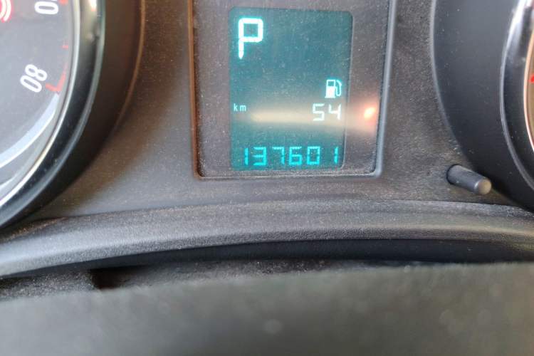 Used Buick GT 2013 XT 1.6L Automatic Comfort Edition Odometer Close Up
