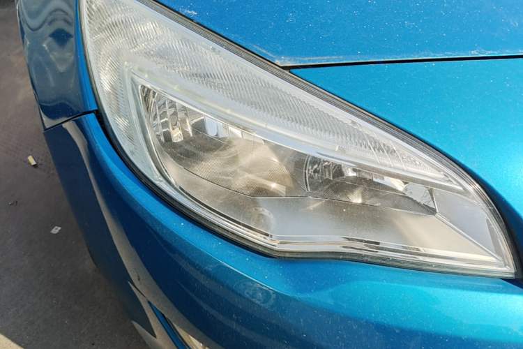 Used Buick GT 2013 XT 1.6L Automatic Fashion Edition Right Front Headlight