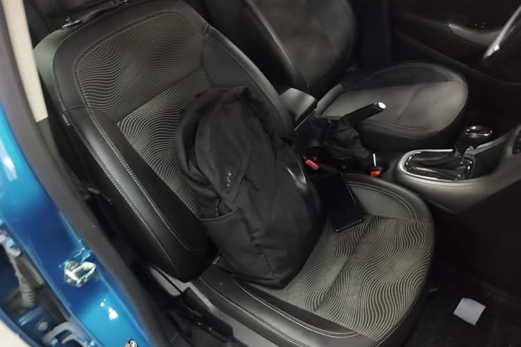 Used Buick GT 2013 XT 1.6L Automatic Fashion Edition Right Front Seat