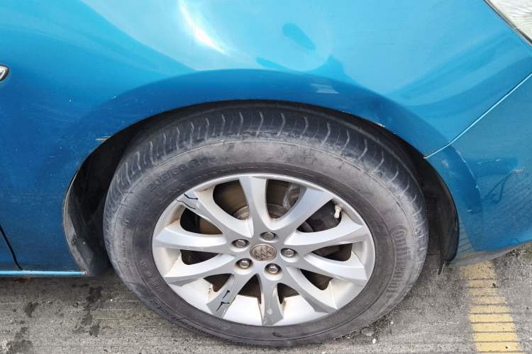 Used Buick GT 2013 XT 1.6L Automatic Fashion Edition Right Front Wheel Hub
