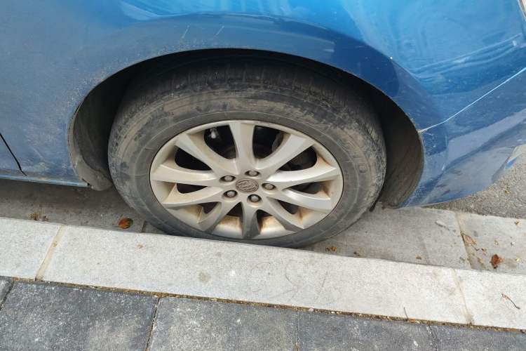 Used Buick GT 2013 XT 1.6L Manual Entry-Level Model Right Front Wheel Hub