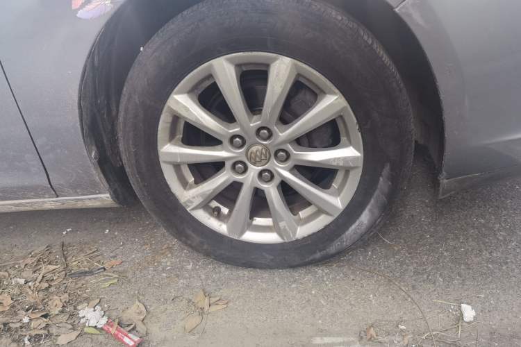 Used Buick GT 2013 GT 1.6L Automatic Fashion Edition Right Front Wheel Hub