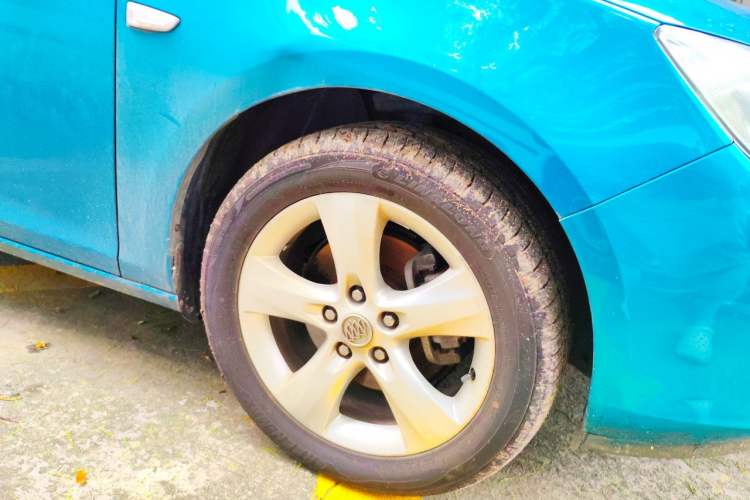 Used Buick GT 2013 XT 1.6T Automatic New Sharp Sport Edition Right Front Wheel Hub