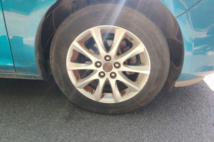 Used Buick GT 2013 XT 1.6L Automatic Comfort Edition Right Front Wheel Hub