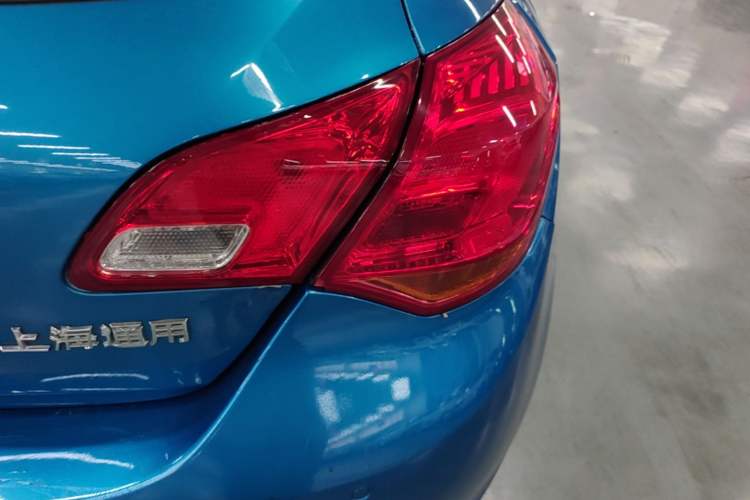 Used Buick GT 2013 XT 1.6L Automatic Fashion Edition Right Rear Taillight