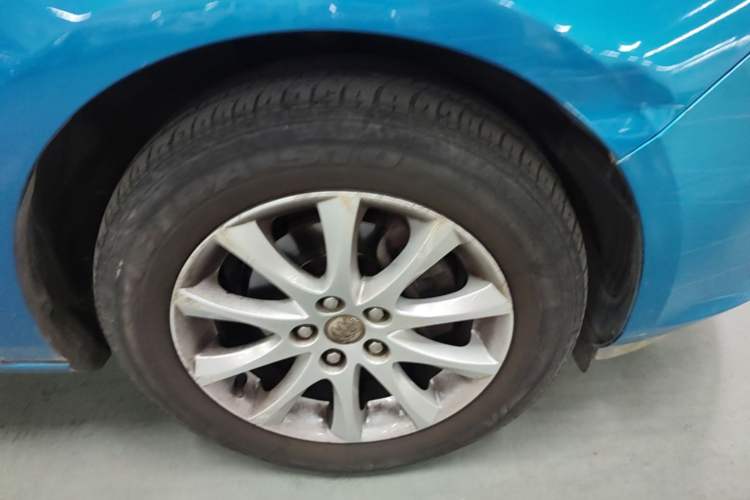 Used Buick GT 2013 XT 1.6L Automatic Fashion Edition Right Rear Wheel Hub