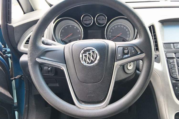 Used Buick GT 2013 XT 1.6L Automatic Fashion Edition Steering Wheel