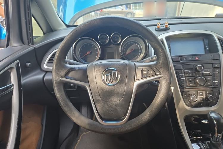 Used Buick GT 2013 XT 1.6L Automatic Comfort Edition Steering Wheel