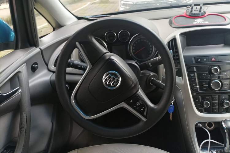 Used Buick GT 2013 XT 1.6L Automatic Fashion Edition Steering Wheel