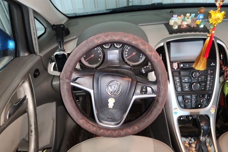 Used Buick GT 2013 XT 1.6L Automatic Fashion Edition Steering Wheel