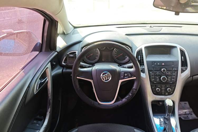 Used Buick GT 2013 XT 1.6L Automatic Fashion Edition Steering Wheel
