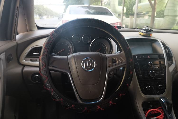 Used Buick GT 2013 GT 1.6L Automatic Fashion Edition Steering Wheel