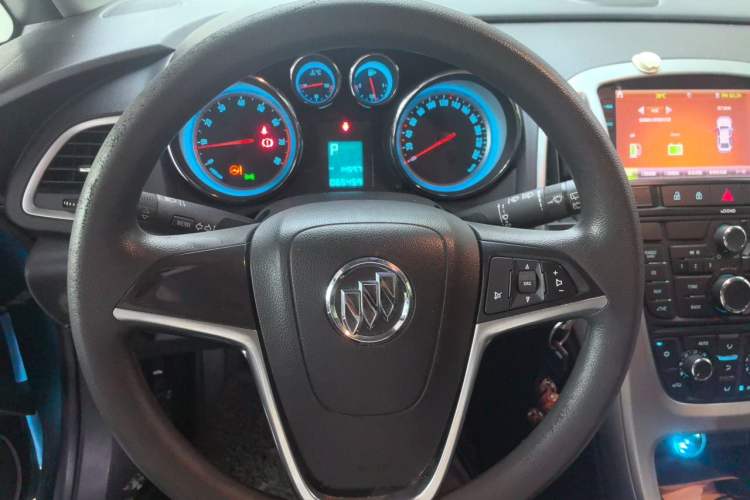 Used Buick GT 2013 XT 1.6L Automatic Fashion Edition Steering Wheel
