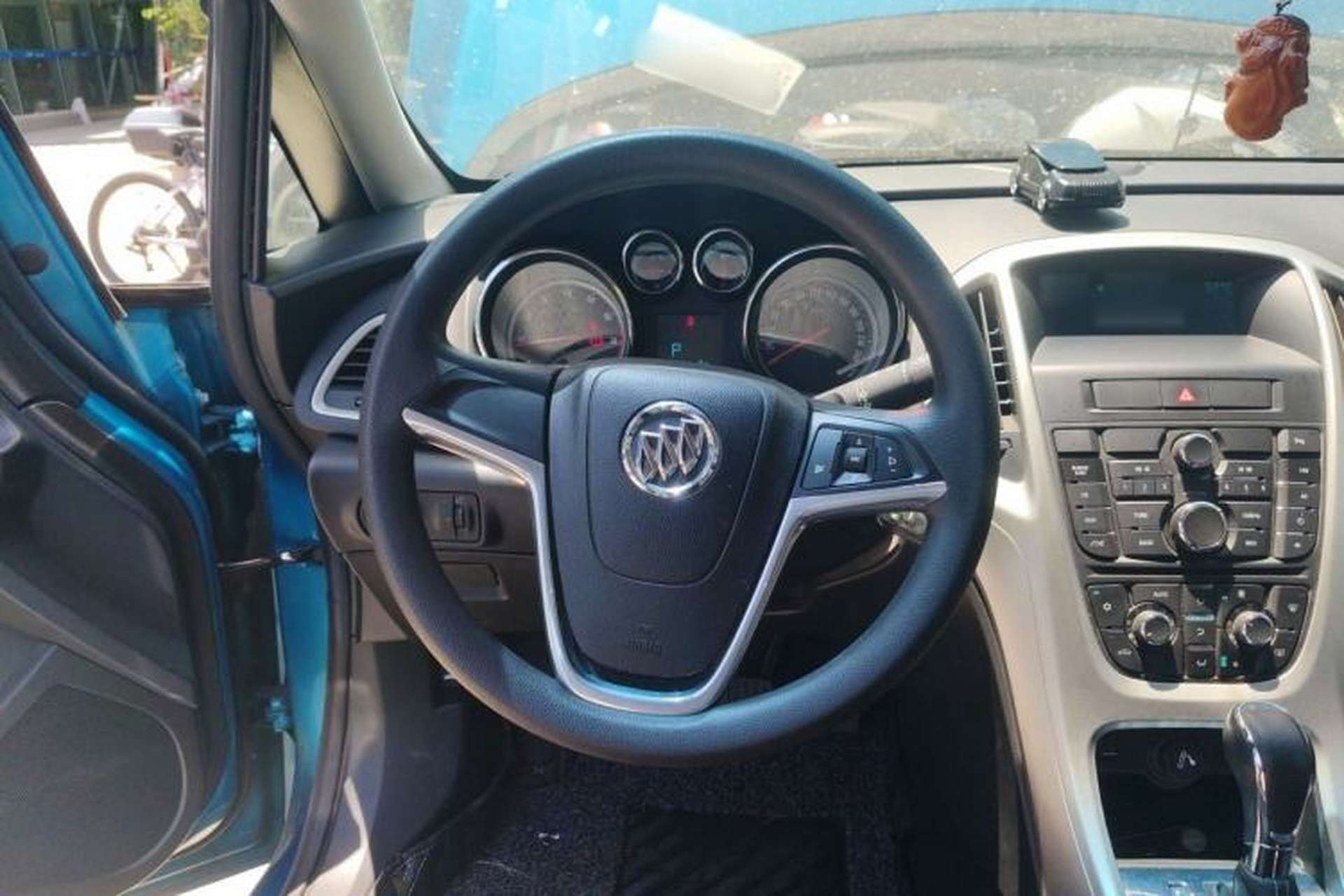 Used Buick GT 2013 XT 1.6L Automatic Fashion Edition Steering Wheel