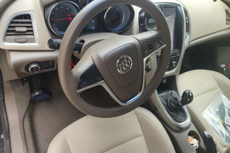 Used Buick GT 2013 XT 1.6L Manual Entry-Level Model Steering Wheel