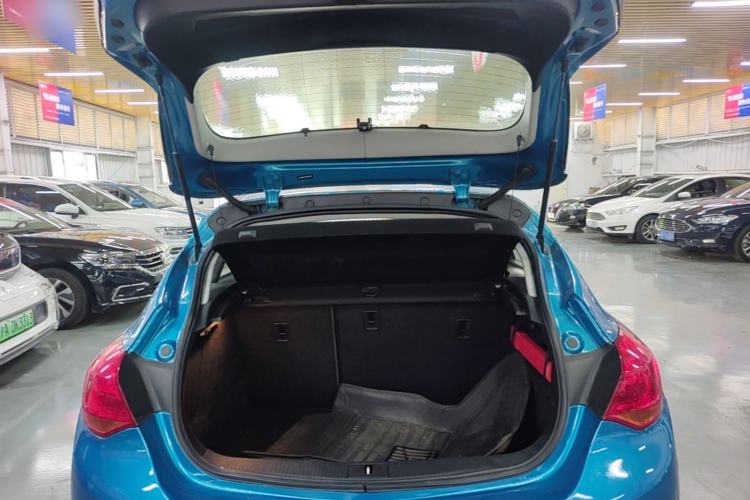 Used Buick GT 2013 XT 1.6L Automatic Fashion Edition Trunk