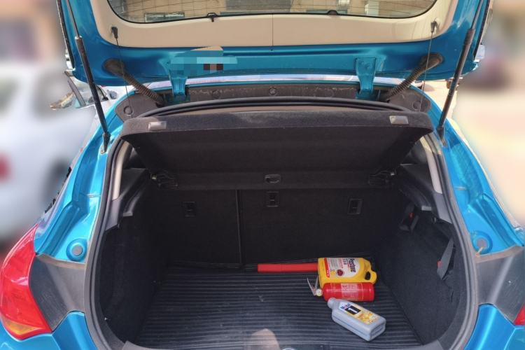 Used Buick GT 2013 XT 1.6L Automatic Fashion Edition Trunk