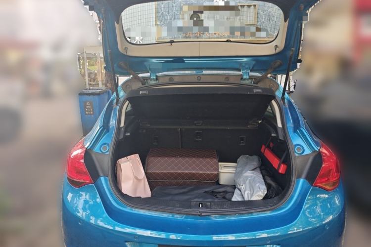 Used Buick GT 2013 XT 1.6T Automatic Fashion Sport Edition Trunk