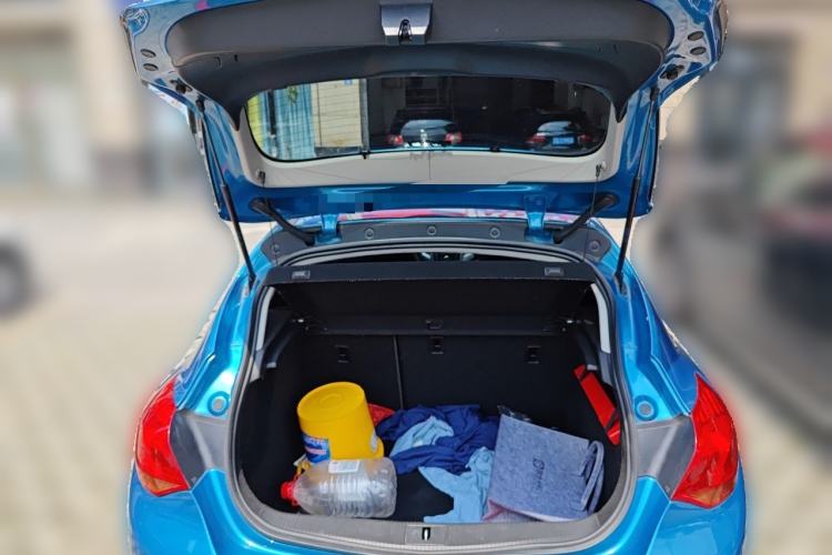 Used Buick GT 2013 XT 1.6L Automatic Fashion Edition Trunk