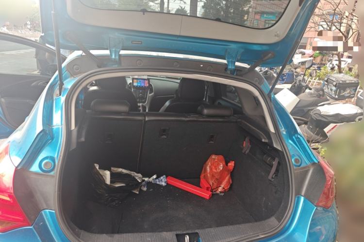 Used Buick GT 2013 XT 1.6L Automatic Fashion Edition Trunk
