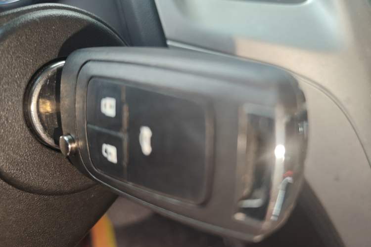 Used Buick GT 2013 XT 1.6L Automatic Fashion Edition Vehicle Key