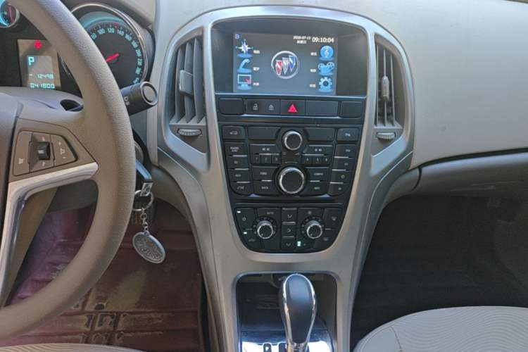 Used Buick GT 2013 GT 1.6L Automatic Fashion Edition Audio And AC Panel