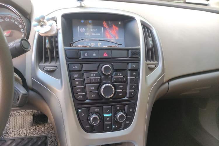 Used Buick GT 2013 GT 1.6L Automatic Fashion Edition Audio And AC Panel
