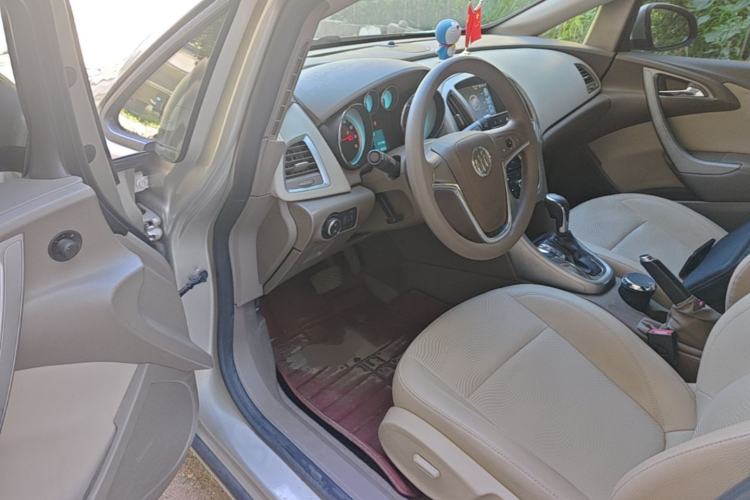 Used Buick GT 2013 GT 1.6L Automatic Fashion Edition Driver Seat