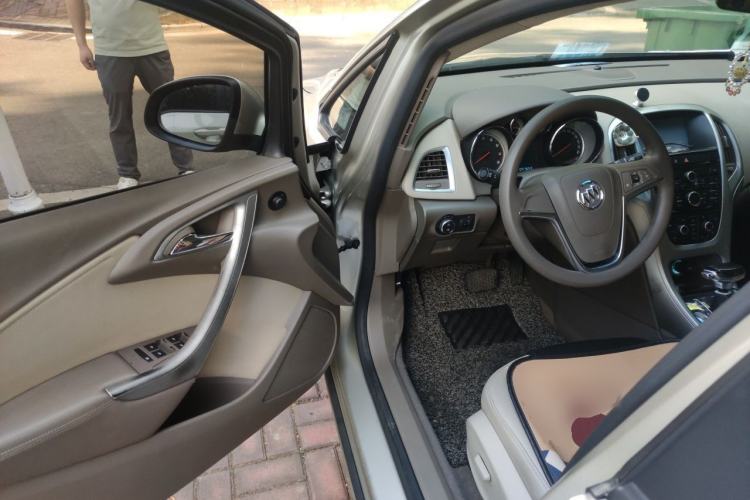 Used Buick GT 2013 GT 1.6L Automatic Fashion Edition Driver Seat