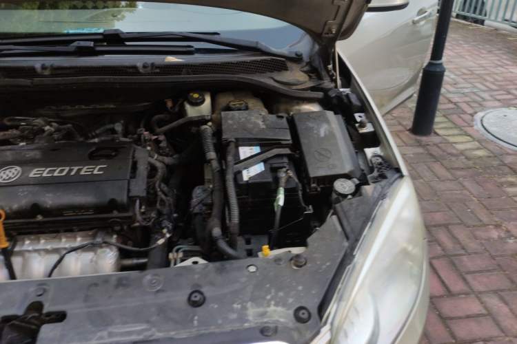 Used Buick GT 2013 GT 1.6L Automatic Fashion Edition Engine Bay Left