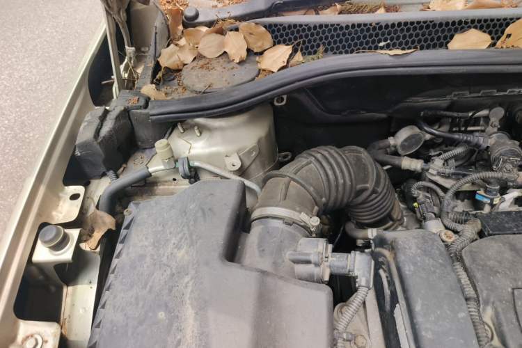Used Buick GT 2013 GT 1.6L Manual Entry-Level Model Engine Bay Right