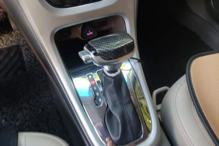 Used Buick GT 2013 GT 1.6L Automatic Fashion Edition Gear Lever