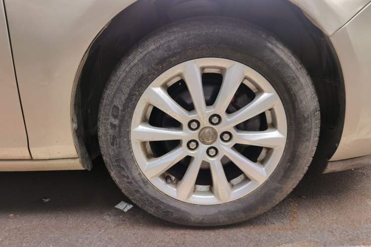Used Buick GT 2013 GT 1.6L Manual Entry-Level Model Right Front Wheel Hub