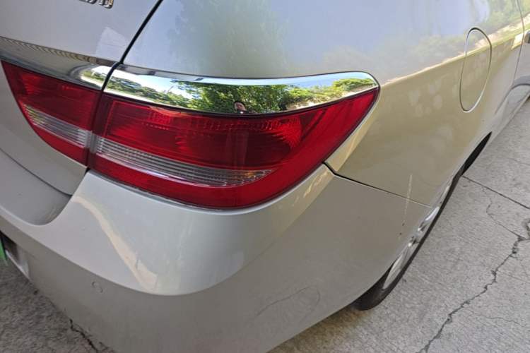 Used Buick GT 2013 GT 1.6L Automatic Fashion Edition Right Rear Taillight