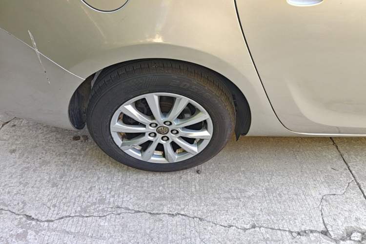 Used Buick GT 2013 GT 1.6L Automatic Fashion Edition Right Rear Wheel Hub