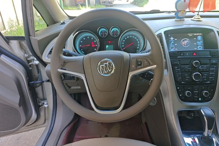 Used Buick GT 2013 GT 1.6L Automatic Fashion Edition Steering Wheel