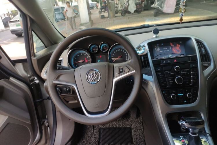 Used Buick GT 2013 GT 1.6L Automatic Fashion Edition Steering Wheel
