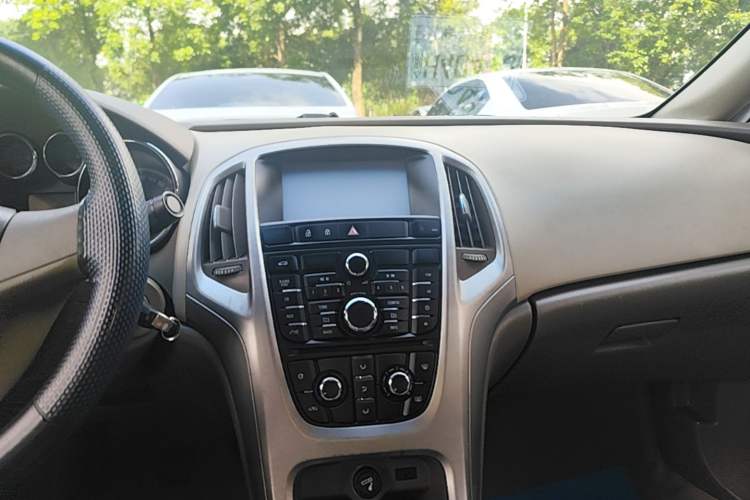 Used Buick GT 2013 GT 1.6L Manual Comfort Edition Audio And AC Panel