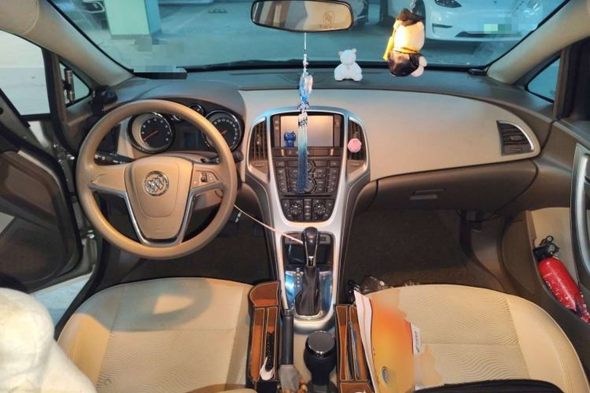 Used Buick GT 2013 GT 1.6L Automatic Fashion Edition Center Console